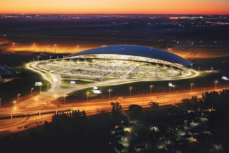 Uruguay fortalece su red a&eacute;rea y busca posicionarse como hub regional