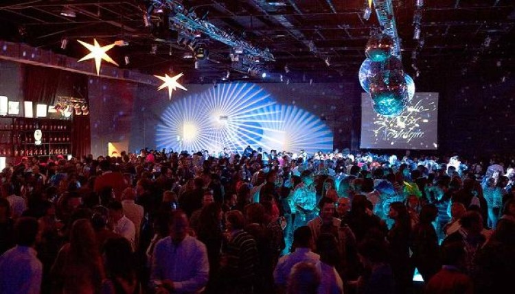 &iquest;La Noche de la Nostalgia le gan&oacute; al 25 de agosto? El fen&oacute;meno que nos moviliza en Uruguay