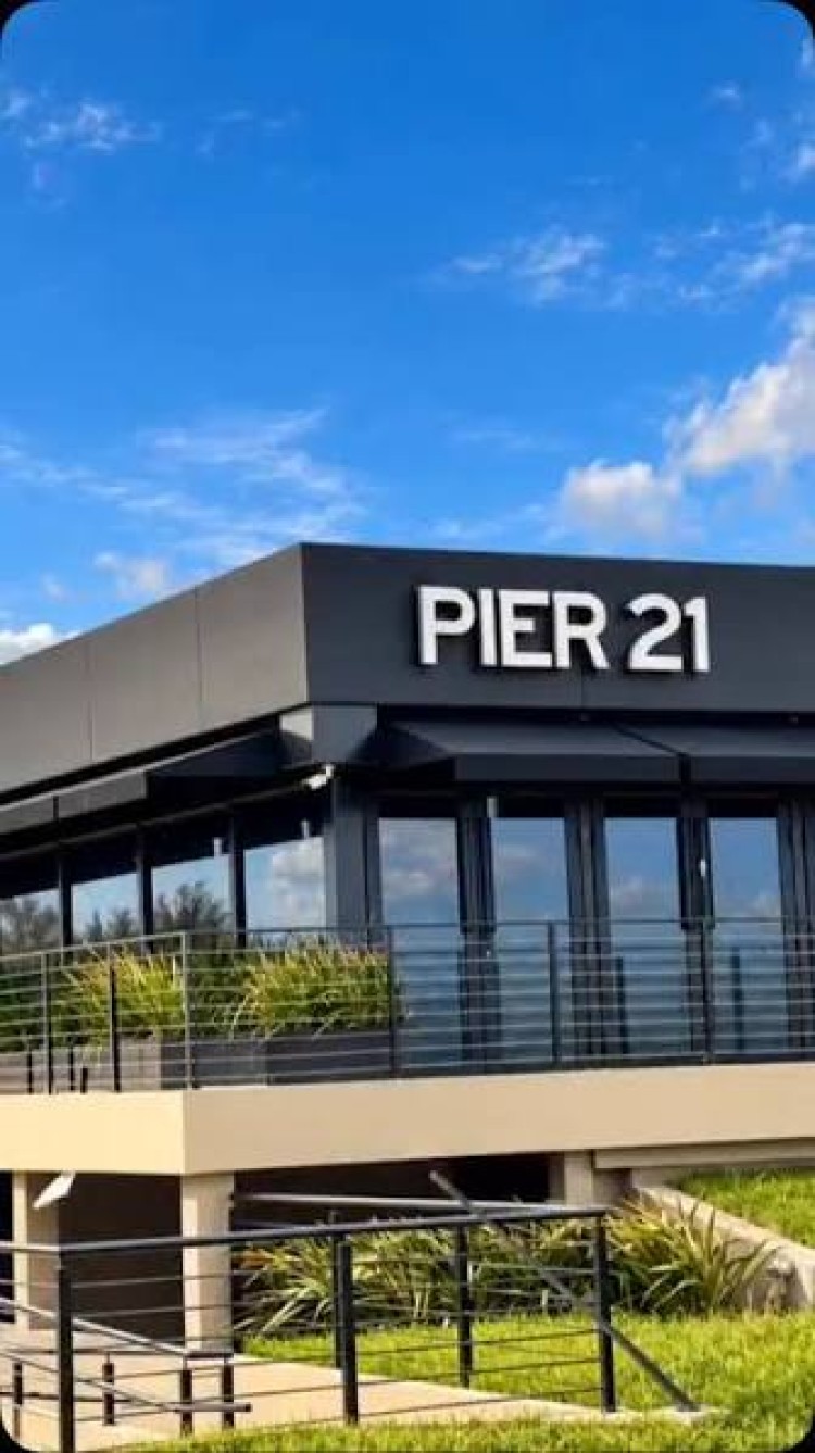 Pier 21: gastronom&iacute;a y encuentros frente al R&iacute;o de la Plata en Pocitos