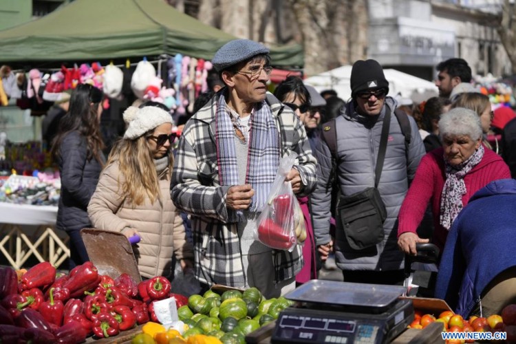 Paseo dominical en Montevideo: la Feria de Trist&aacute;n Narvaja cumple 155 a&ntilde;os